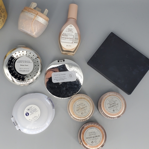 Lot of 10 Pressed Powders, Loose Powders, Foundation, Concealer and Case - Picture 4 of 15